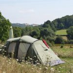 Een groene tent op Camping 3Etangs
