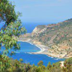 Overzicht van een baai van het Italiaanse eiland Elba