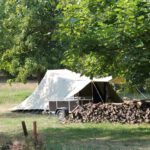 Tentkamperen bij Camping la Berge Ombragée aan de rivier de Dordogne