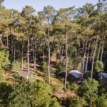 Camping in het bos in de Franse regio Les Landes