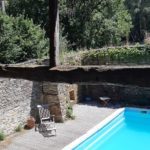 Zwembad op een kleinschalige camping in de Dordogne