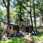 Speeltuin op een kindvriendelijk glamping in Noord-Brabant
