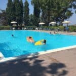 Zwembad op een glamping in Italië